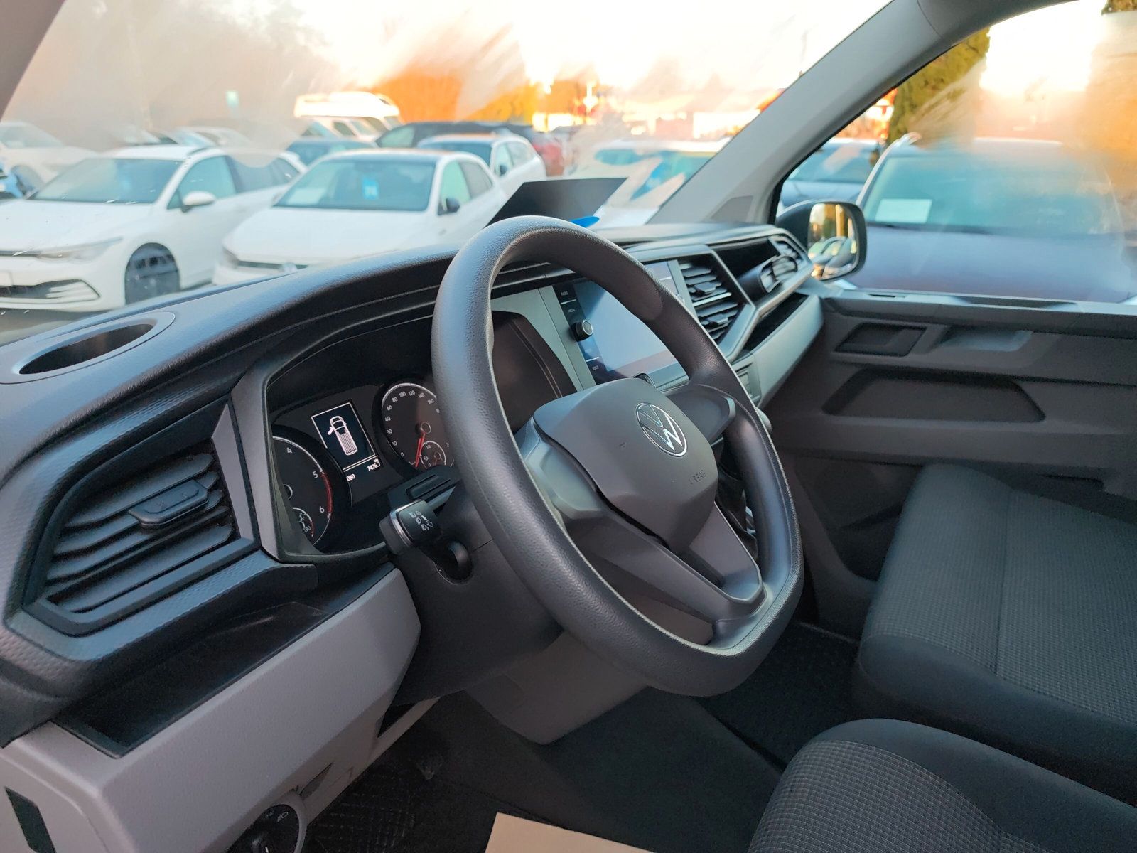 T6.1Transporter Kasten TDi DSG Navi AZV LED