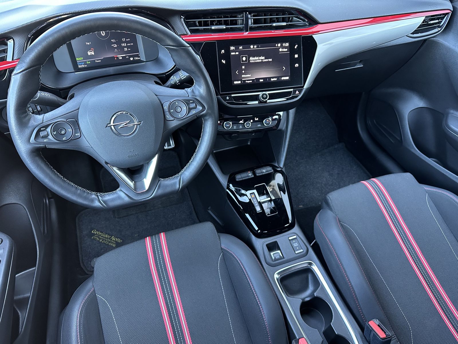 Fahrzeugabbildung Opel Corsa Corsa-e 5-Türer GS Line NAV+LED+SHZ+KAMERA