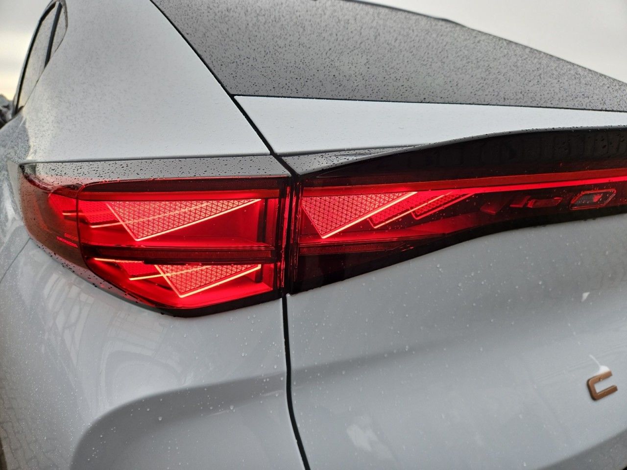 Fahrzeugabbildung CUPRA Tavascan 210 KW AHK/WÄRMEPUMPE/MATRIX/NAVI