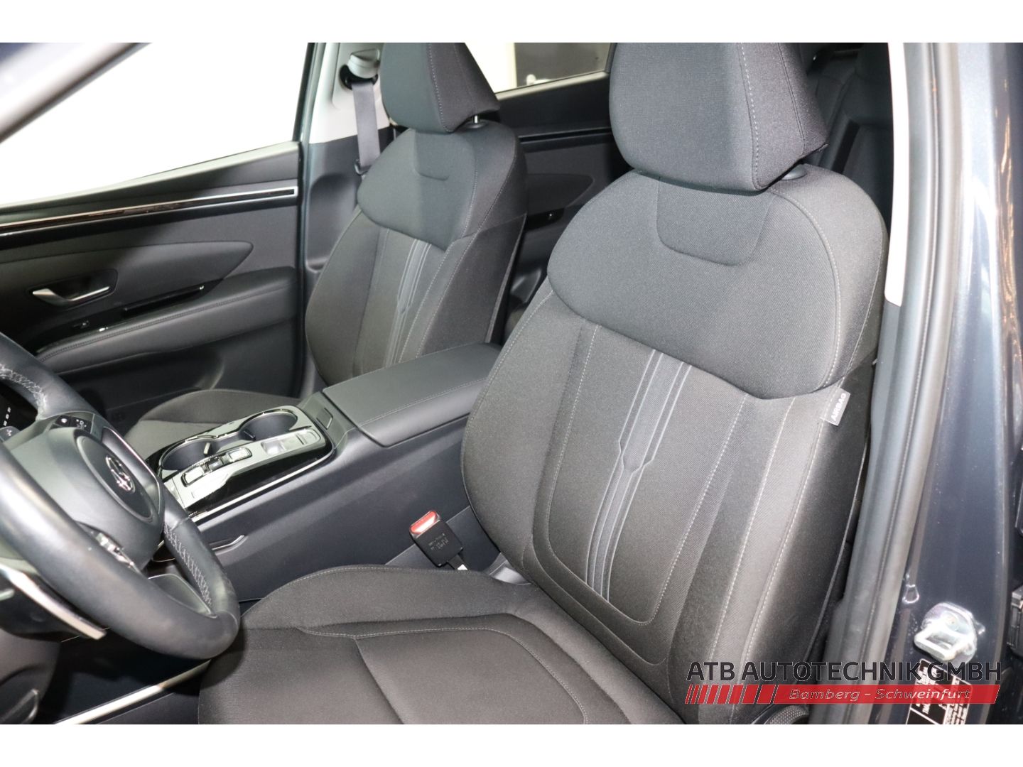 Fahrzeugabbildung Hyundai Tucson Trend Hybrid 1.6 T-GDi 2WD AHK Navi LED