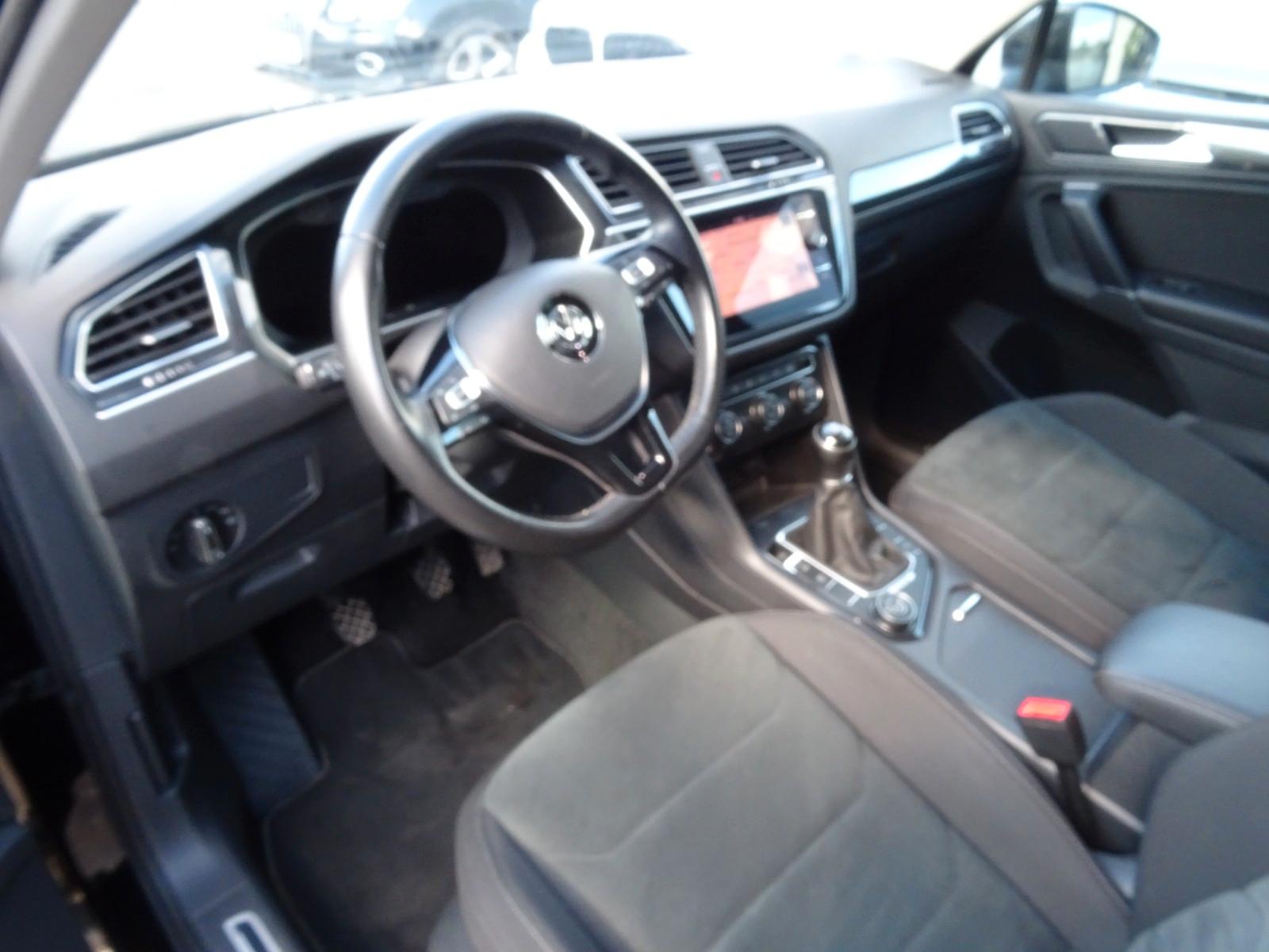 Volkswagen Tiguan Highline 4Motion LED NAVI PANO PDC ACC