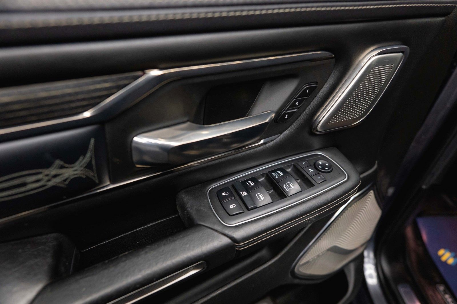 Fahrzeugabbildung Dodge RAM 5.7 V8 HEMI 4x4 LIMITED Night LongBed *ACC*