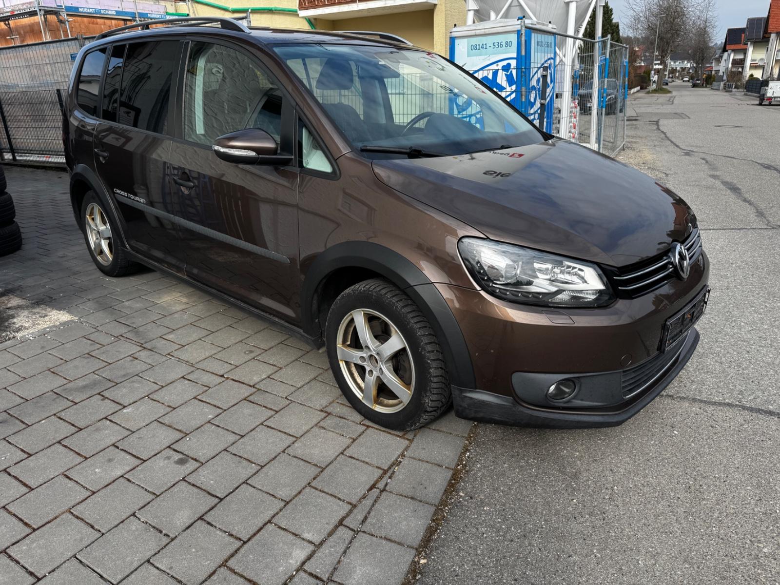 Volkswagen Touran 2011 — photo 6