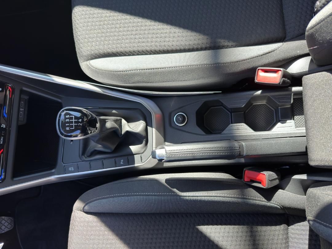 Fahrzeugabbildung Volkswagen Polo Life Life,Climatronic,App Conect,LED Schein