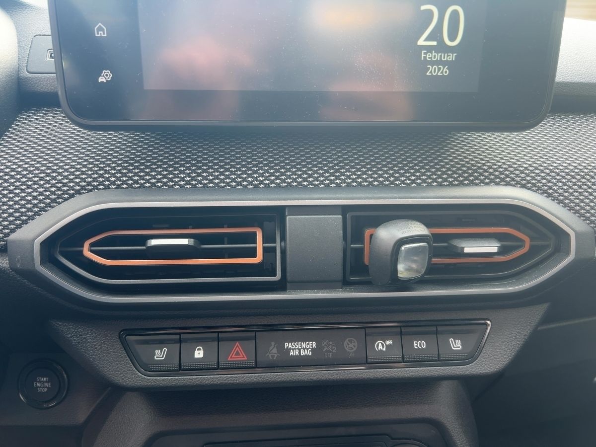 Fahrzeugabbildung Dacia Sandero Stepway Expression+ TCe 110 SHZ Kamera