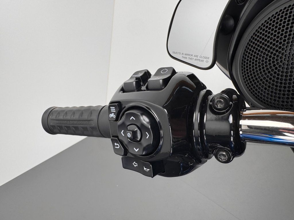 Fahrzeugabbildung Harley-Davidson STREET GLIDE *NEUWERTIG *5HD