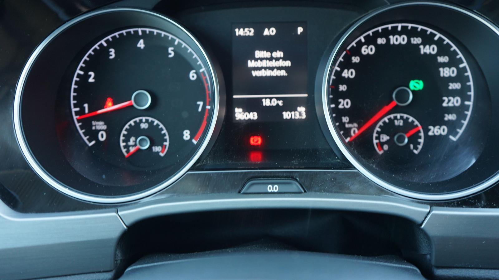 Volkswagen Touran Comfortline 1.4-7 Sitzer-Navi-DAB-3 Zonen