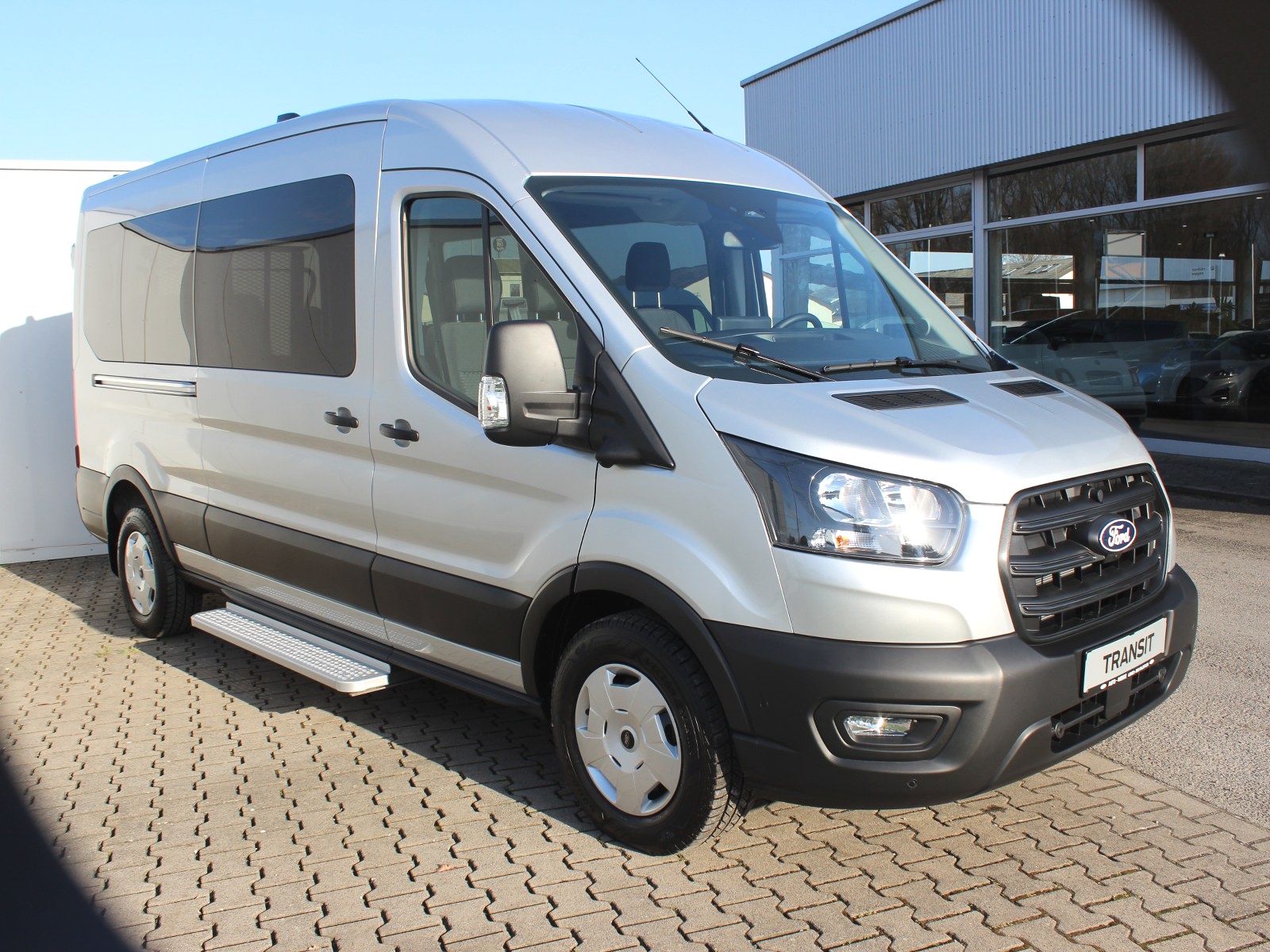 Fahrzeugabbildung Ford Transit 350 L3 Trend -Rollstuhlfahrzeug-