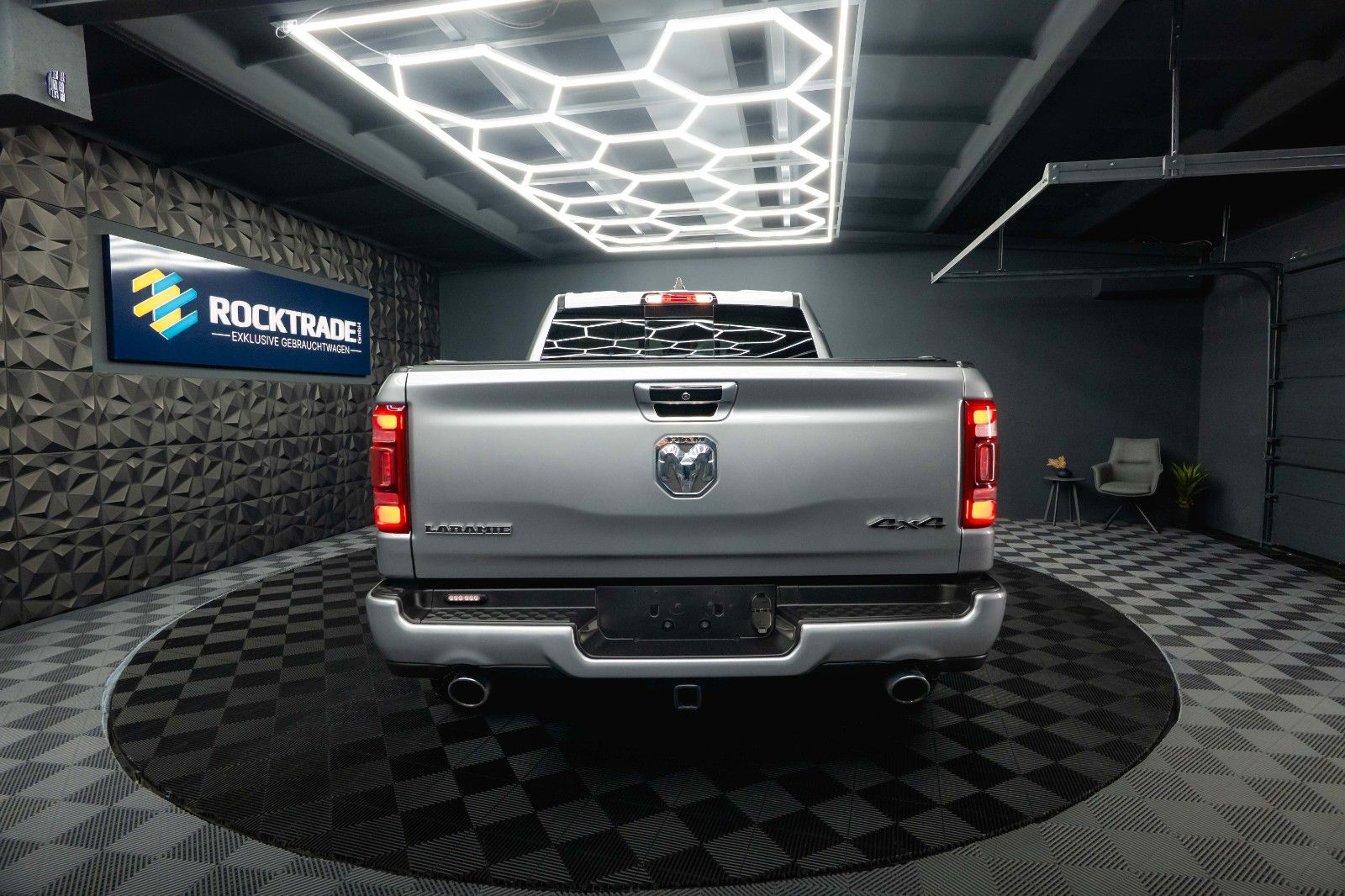 Fahrzeugabbildung Dodge RAM 5.7 V8 HEMI 4x4 LARAMIE LPG Offroad-Bodylift