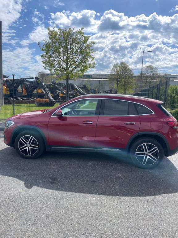 Image of Mercedes-Benz GLA 200