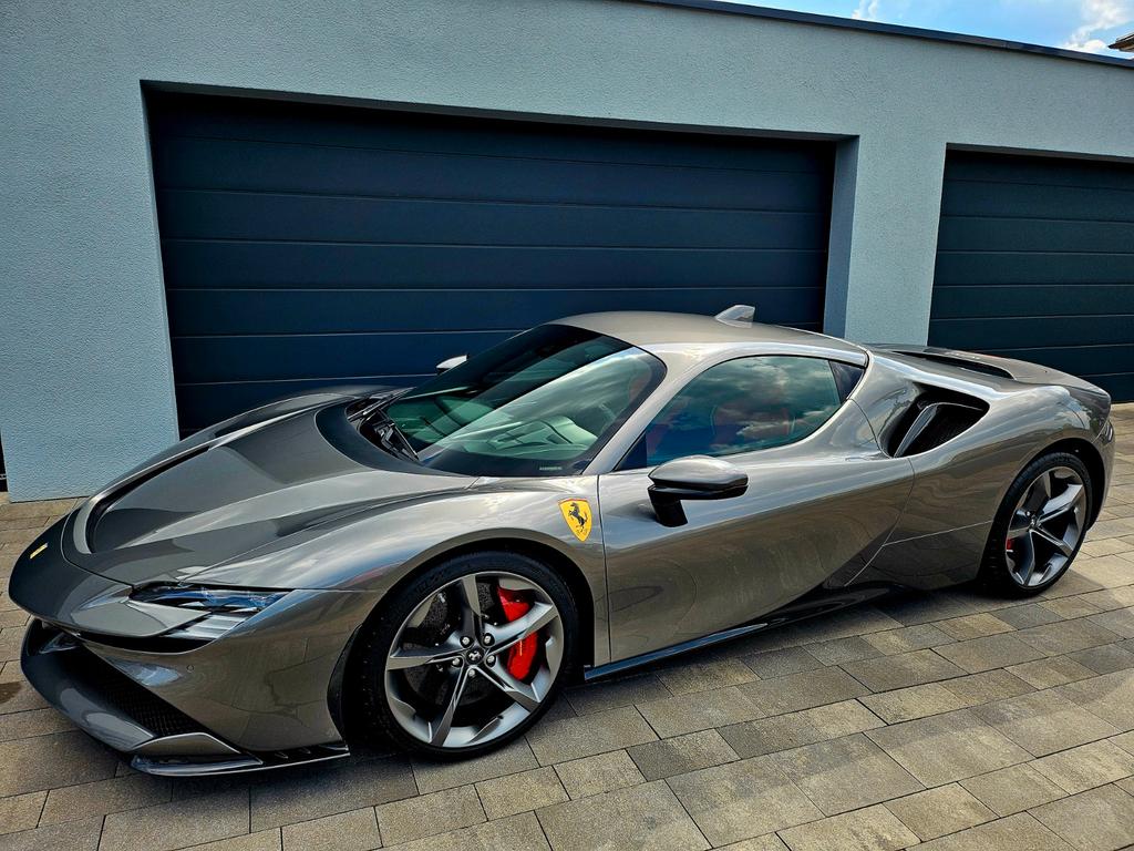 Ferrari SF90