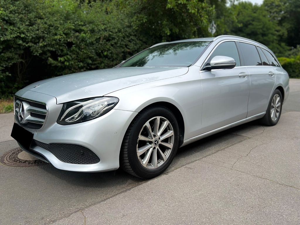 Image of Mercedes-Benz E 200