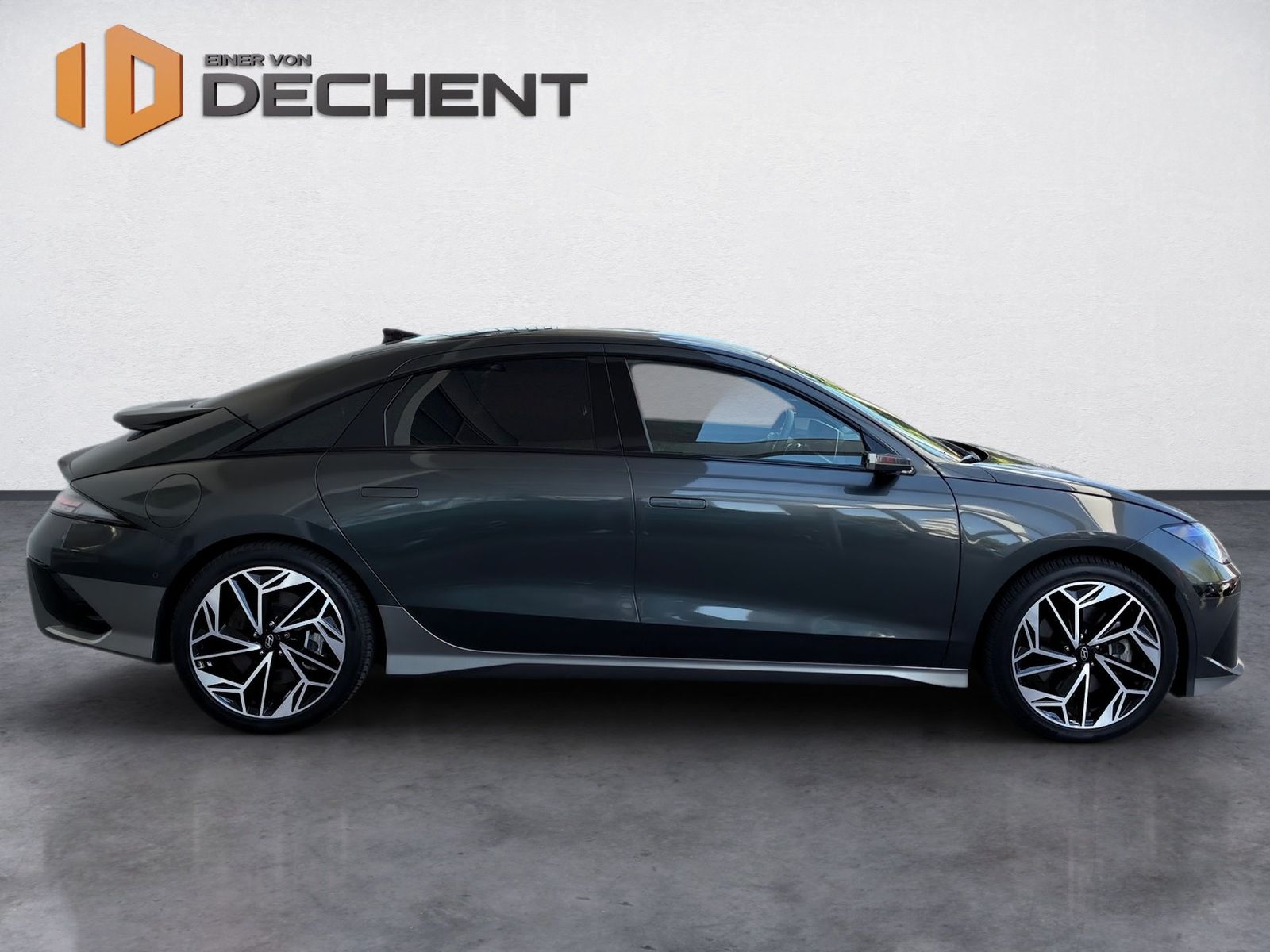 Fahrzeugabbildung Hyundai Ioniq 6 Elektro 77 Uniq 360,HUD,Kamera,LED,Navi