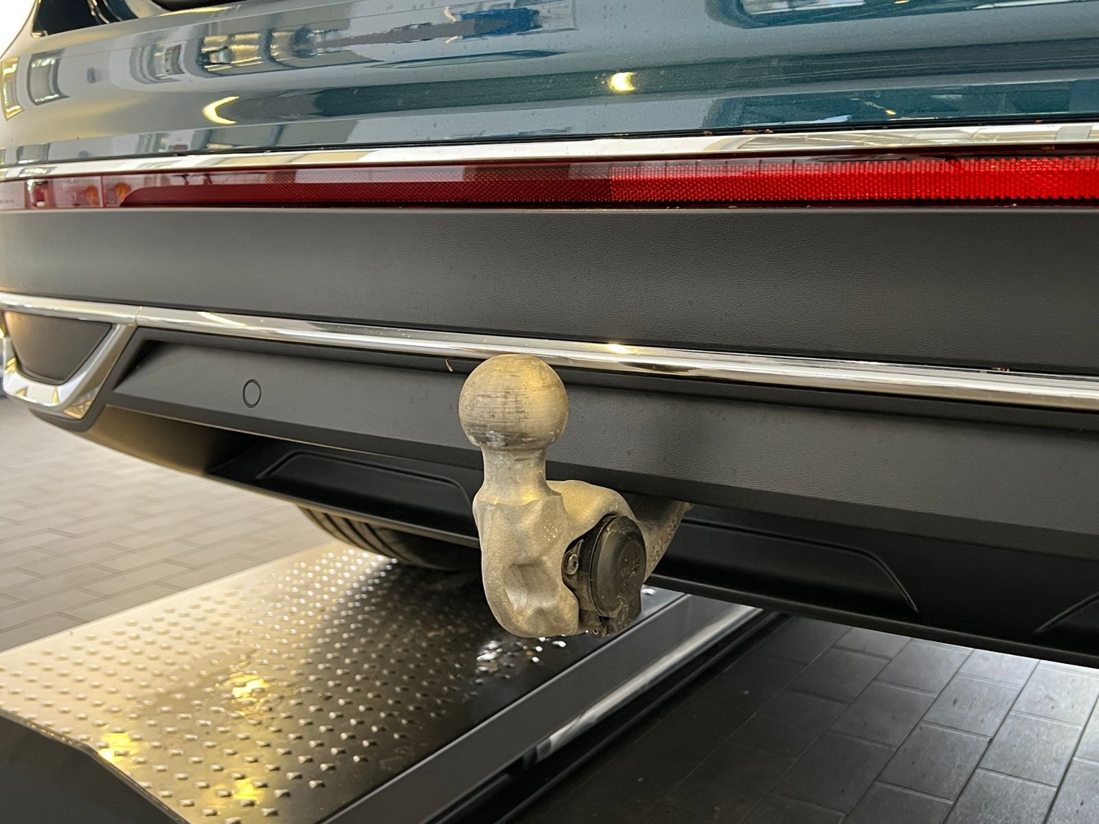 Fahrzeugabbildung Volkswagen Tiguan Elegance 2.0 TDI DSG *AHK, Matrix-LED, Na