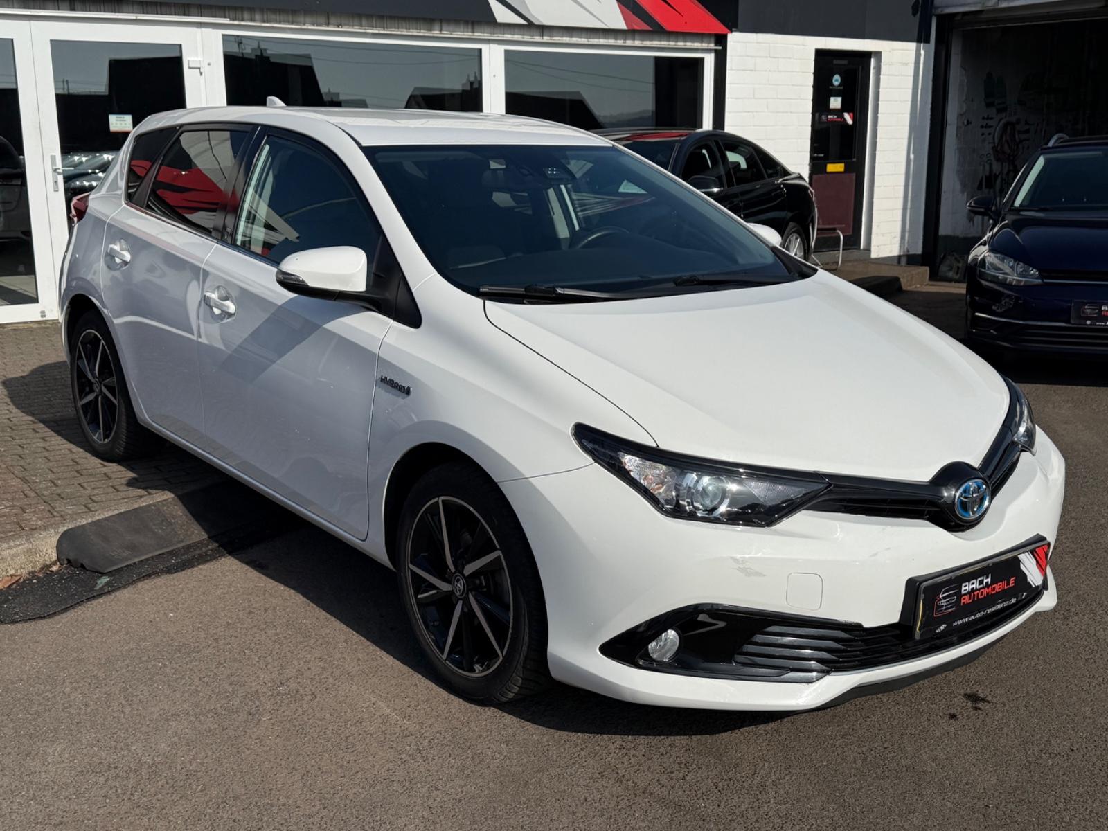 Toyota Auris Hybrid Team D