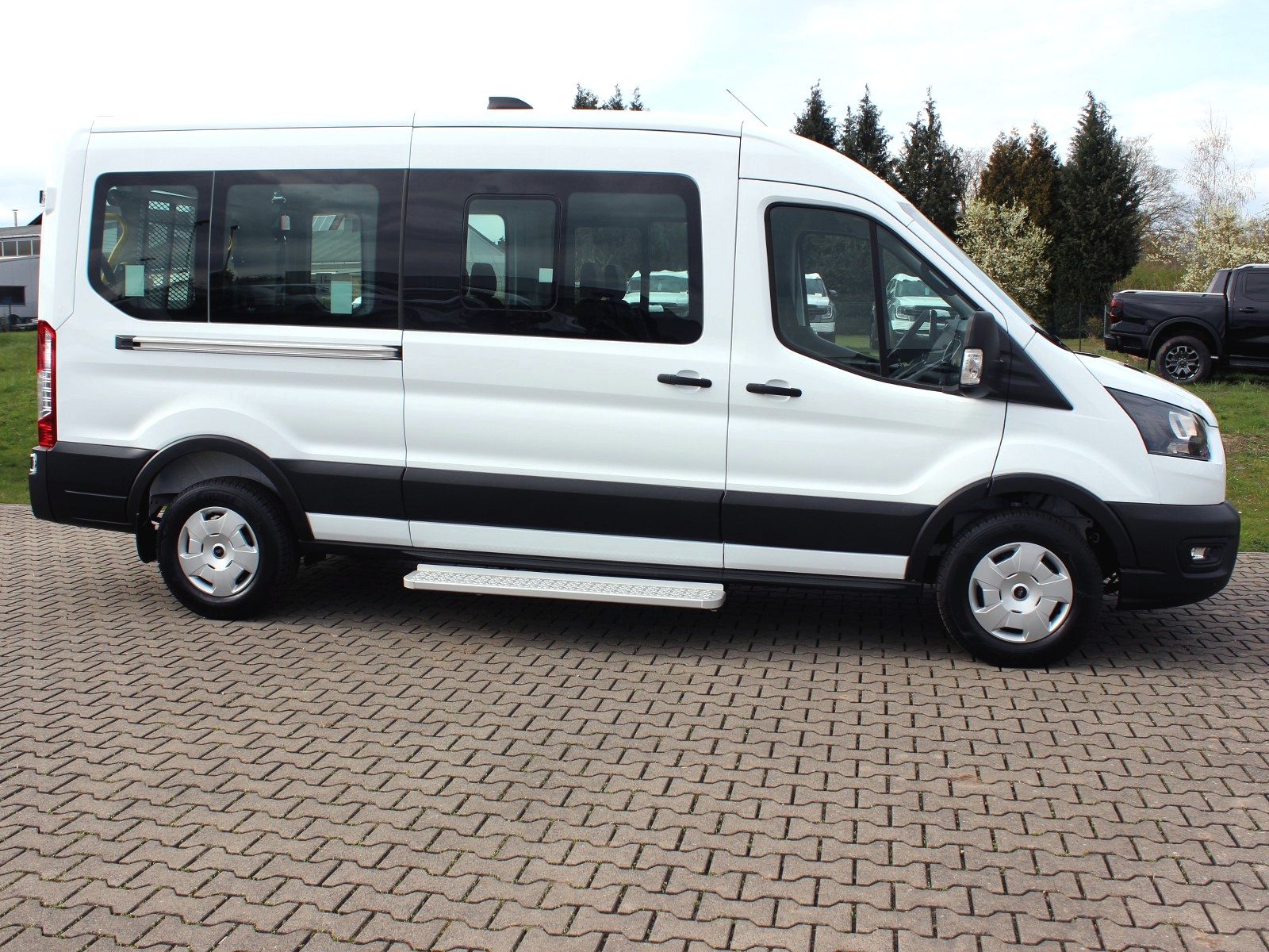 Fahrzeugabbildung Ford Transit 350 L3 Trend Rollstuhlumbau