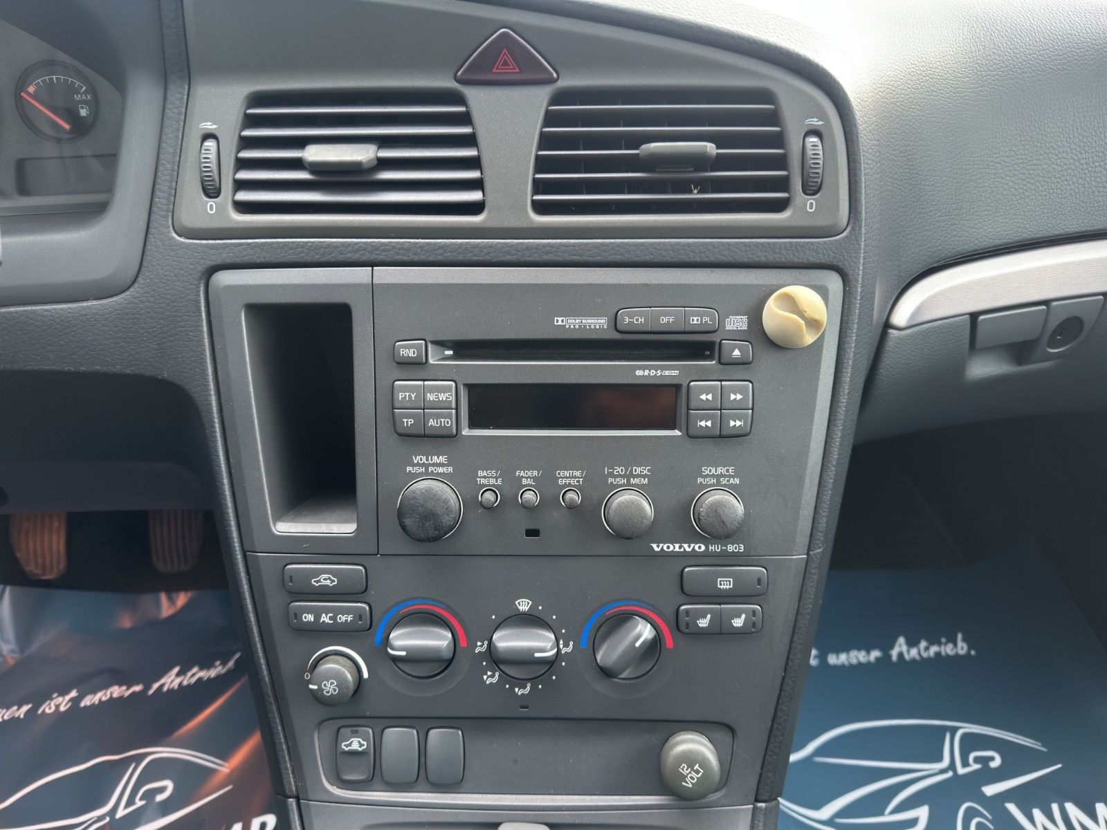 Fahrzeugabbildung Volvo V70 XC 2.4 T AWD/Leder/Schiebedach/Sitzheiz./