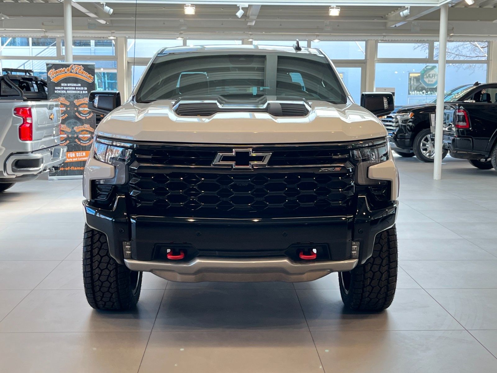 Fahrzeugabbildung Chevrolet Silverado ZR2 V8 6.2*Head-Up*360°*Offroad*LPG