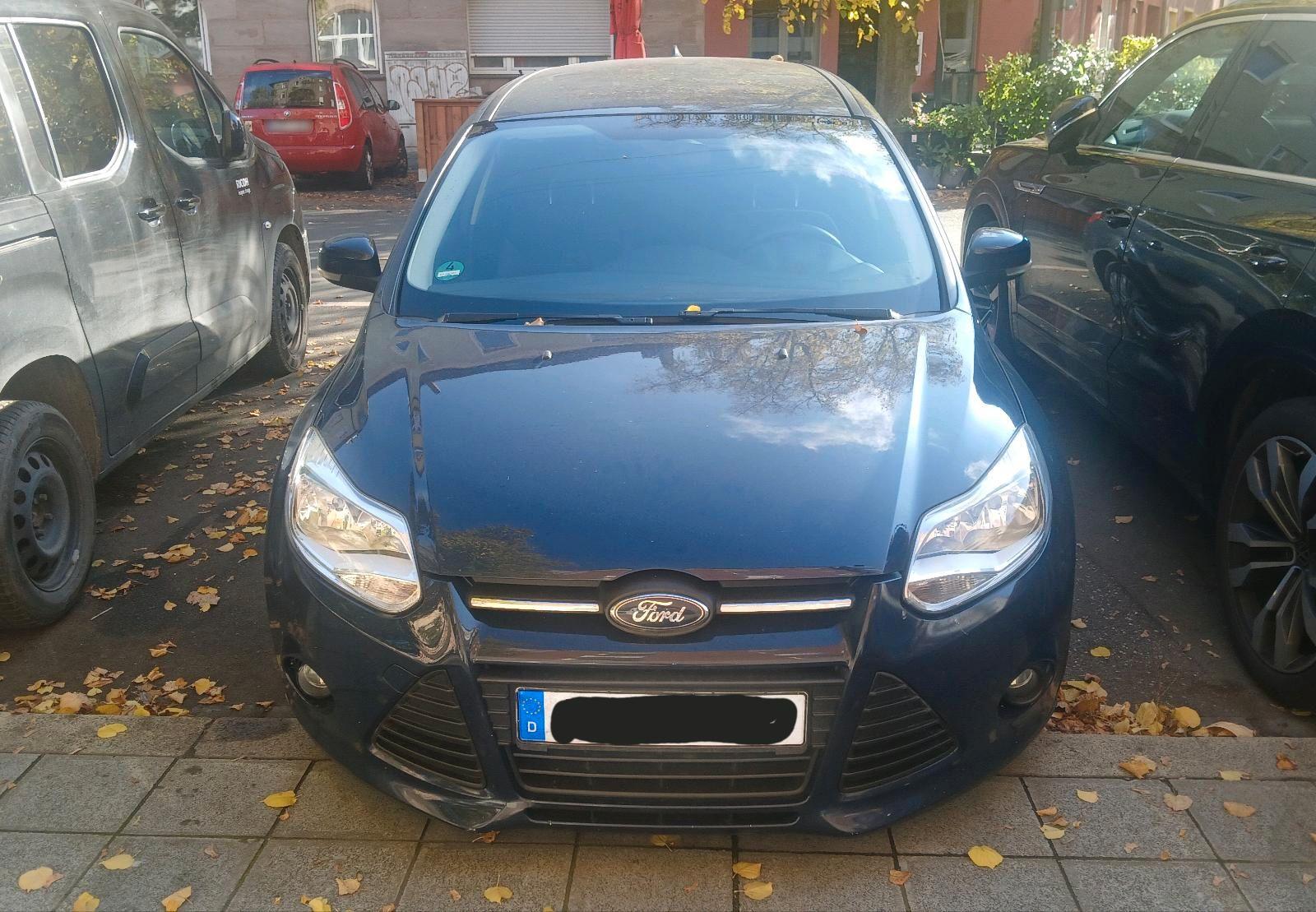 Ford Focus 2011 — rear view