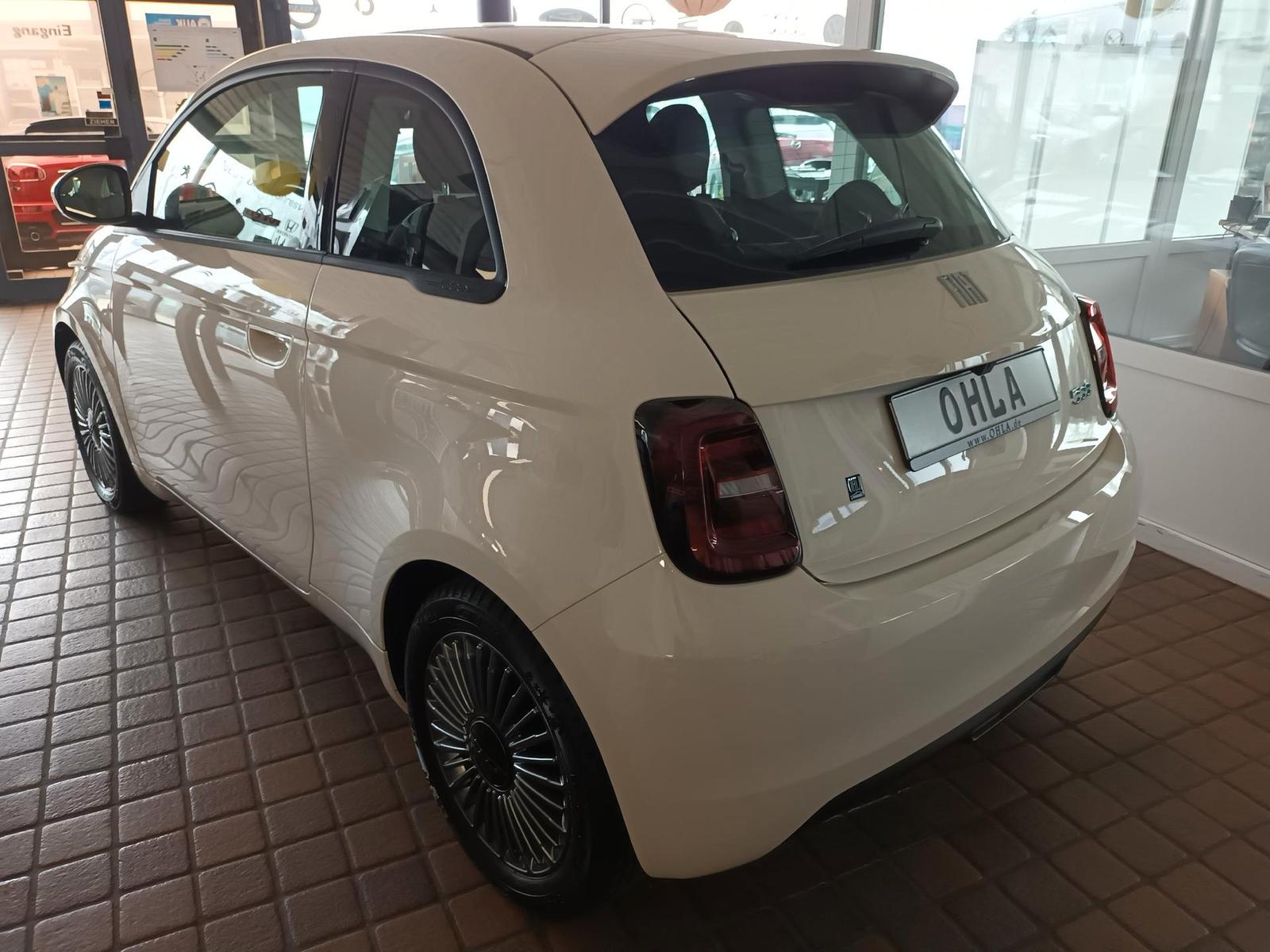 Fiat 500e Icon *Tempomat*Digitales Display*Kamera*...