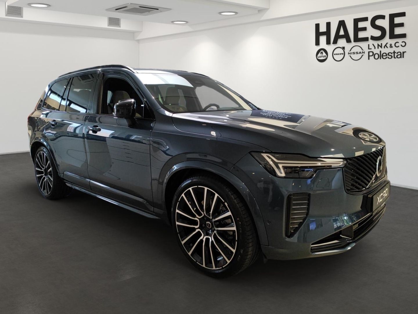 Volvo XC90 Plus Dark Recharge Plug-In Hybrid AWD 7-Sit imagem 3