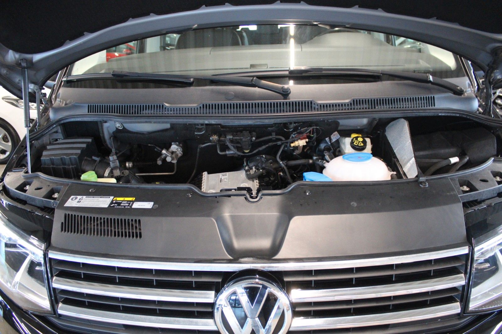 Fahrzeugabbildung Volkswagen T6 Multivan 2.0 TDi DSG Comfortline 7-Sitze AHK