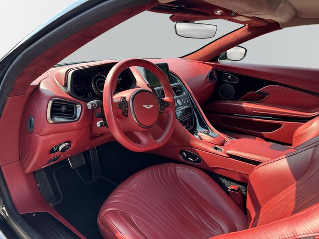 ASTON MARTIN Db11 – Bild 8