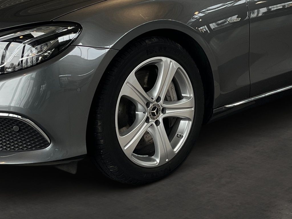 Fahrzeugabbildung Mercedes-Benz E 450 4M Avantg. AHK SDHZ ACC LED Schiebe. 360°