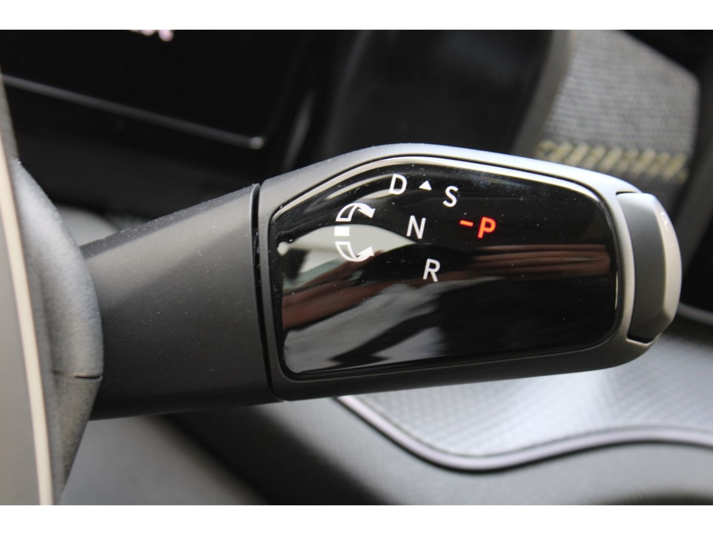 SKODA Kodiaq 1.5 TSI mHEV Selection ACC LED AHK TWA RF - Image 21