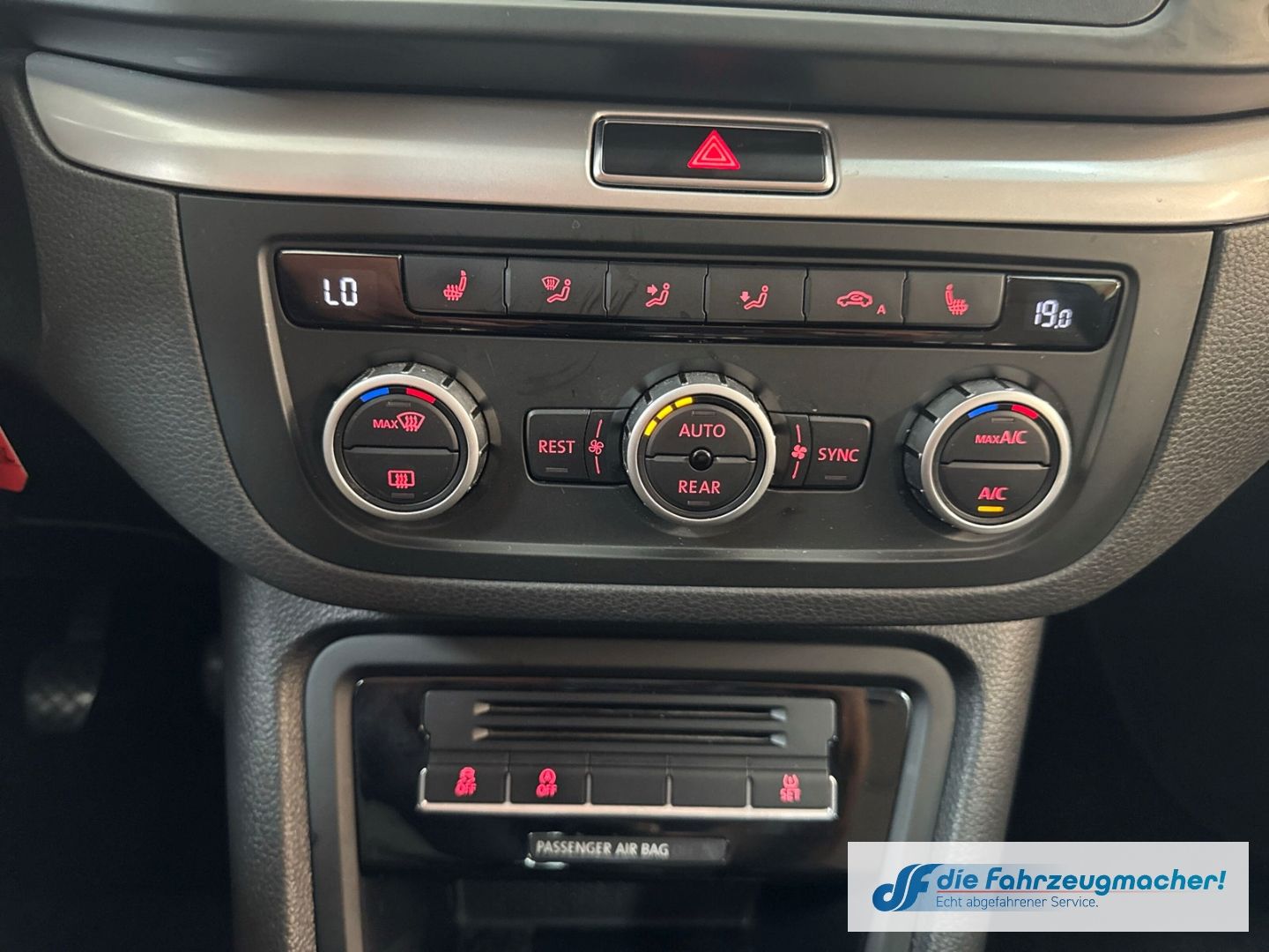 Fahrzeugabbildung Volkswagen Sharan Trendline BMT Dyn. Kurvenlicht Mehrzonenk