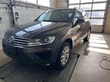 Volkswagen Touareg 3.0 TDI Terrain Tech Leder+AT Reifen - Volkswagen Touareg: Braun