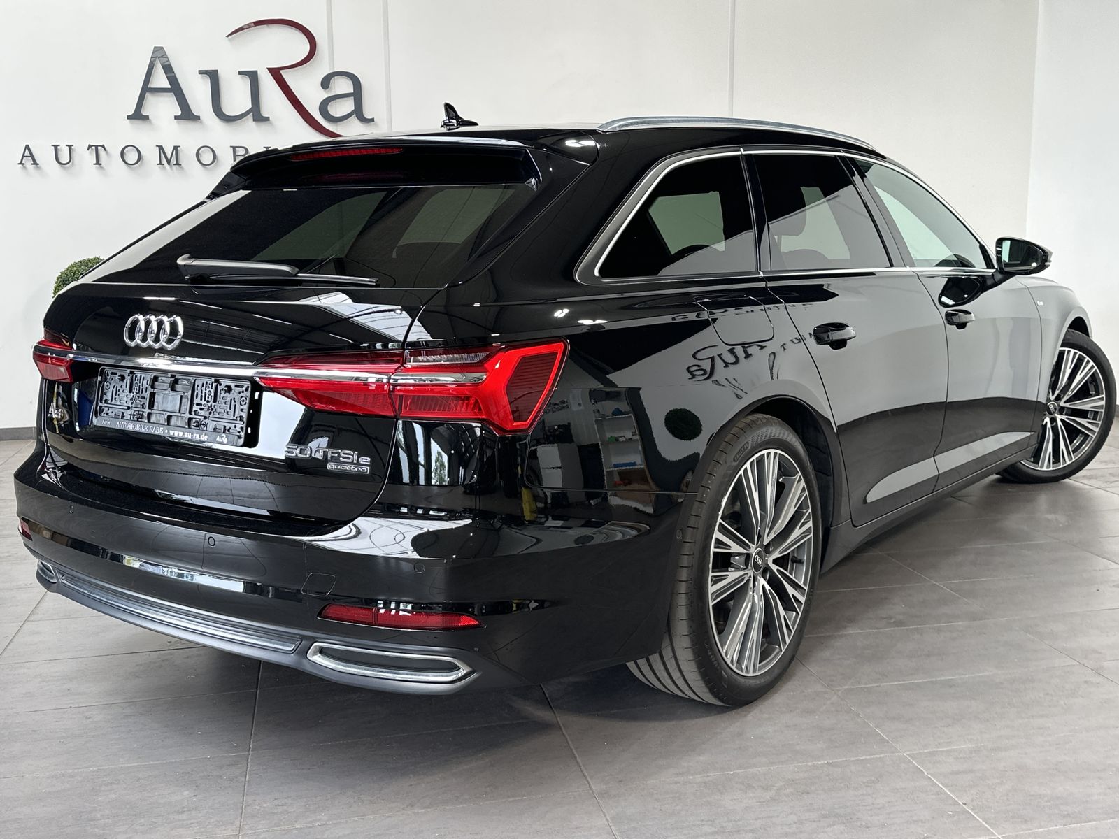 Fahrzeugabbildung Audi A6 Avant 50 TFSI e Qu S-Line+NAV+LED+AHK+PANO+VC