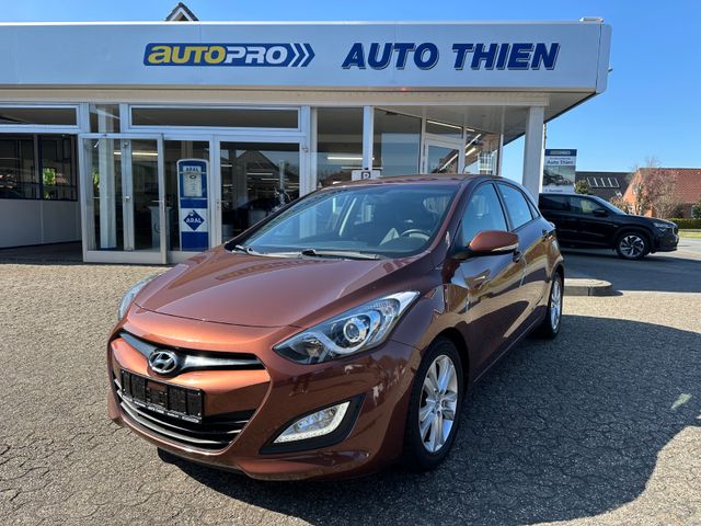 Hyundai i30 1.4 Intro Edition Shzg/GJR/Klimaautom/LM16"