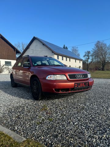 Audi A4 1.8 Avant, Klimatronic , Tüv 09/2026, AHK