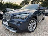 BMW X1 xDrive25i Pano*Navi*SitzHz. - BMW X1 mit Benzin-Antrieb: Blau