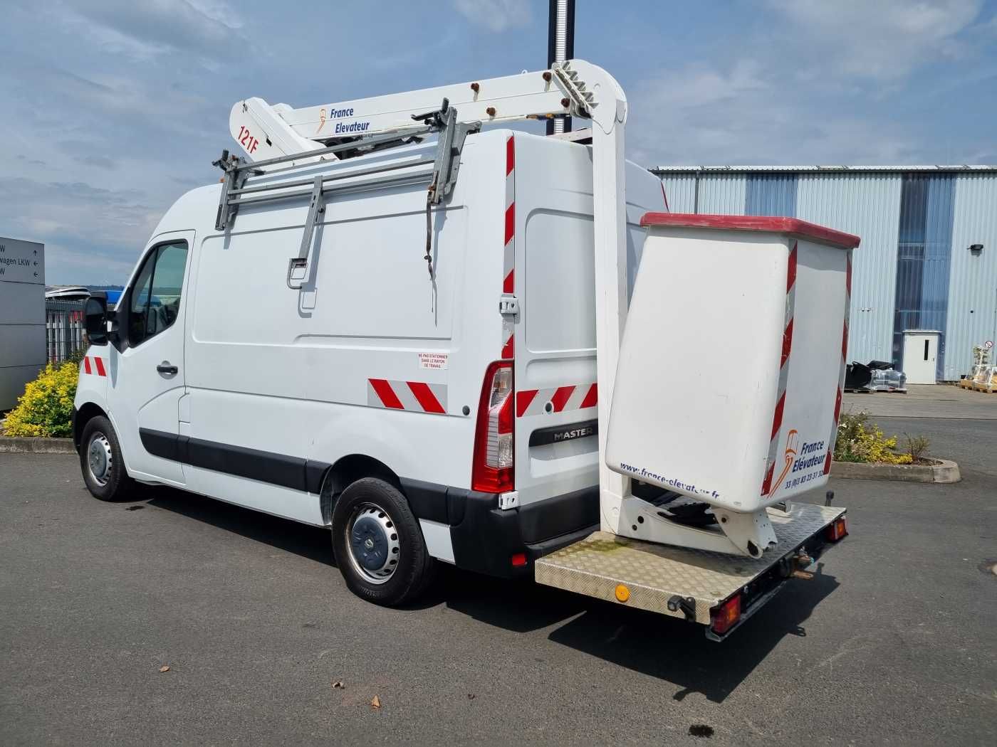 Fahrzeugabbildung Renault Master 2.3 dCi / France Elevateur 121FCC, 12,5m