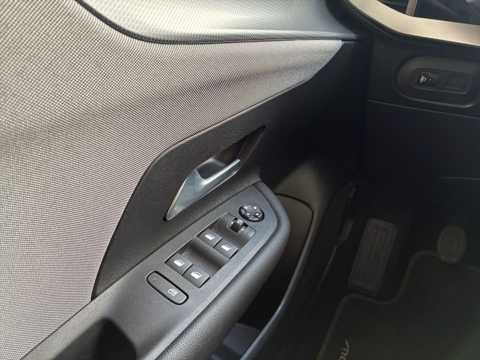 Fahrzeugabbildung Opel Mokka 1.2 Turbo Edition Kamera,LED,Navi,SHZ,ACC