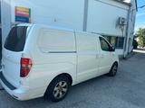 Hyundai H1 Kasten - gebrauchte Hyundai H-1 aus dem Jahr 2009