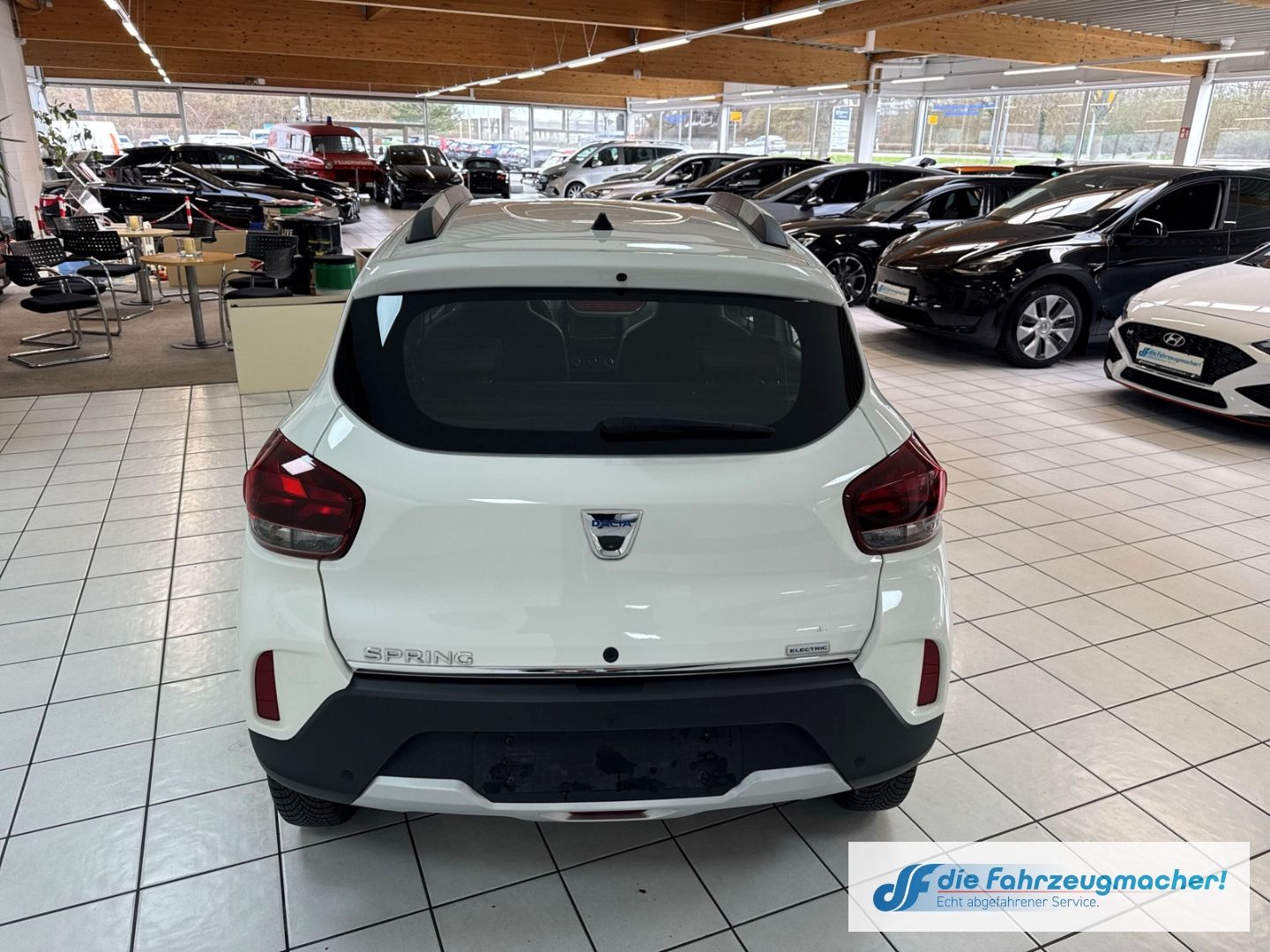 Fahrzeugabbildung Dacia Spring Electric Comfort Plus *FRONTSCHADEN