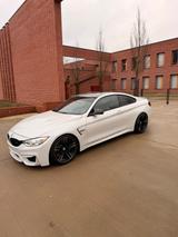 BMW M4 F82 Coupé  - BMW M4: F82
