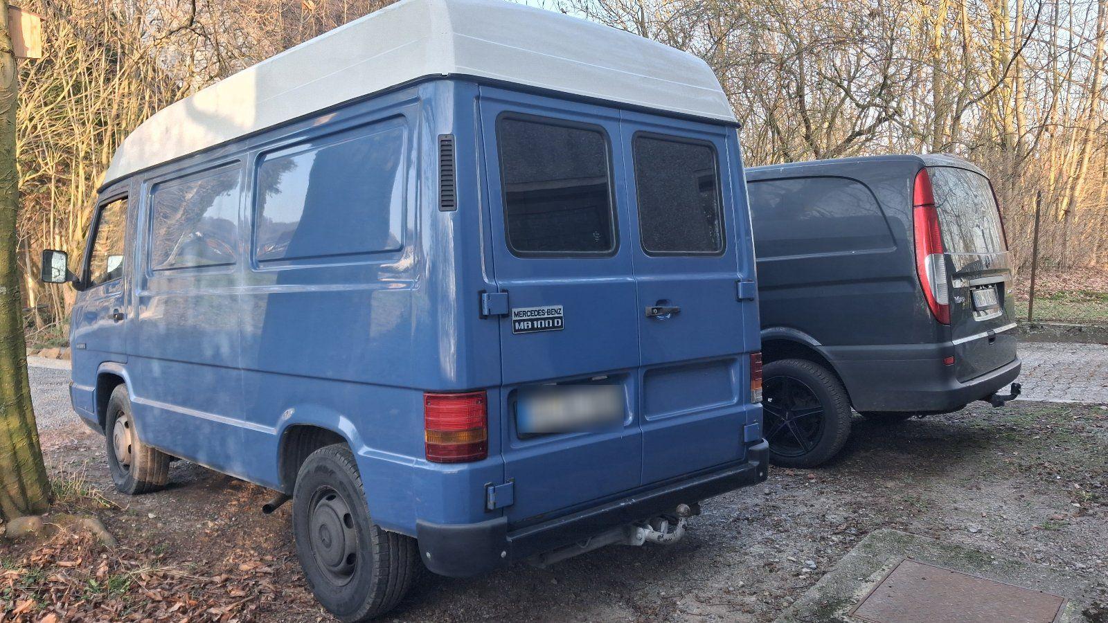 Mercedes-Benz MB 100
