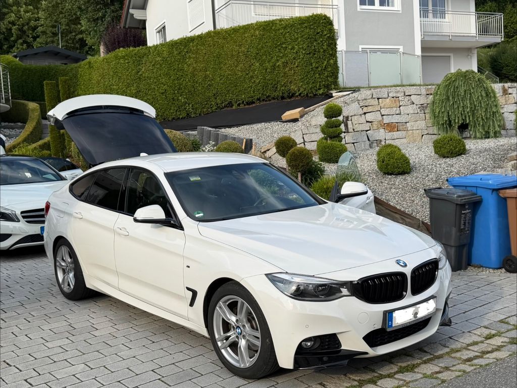 Image of BMW 330 Gran Turismo