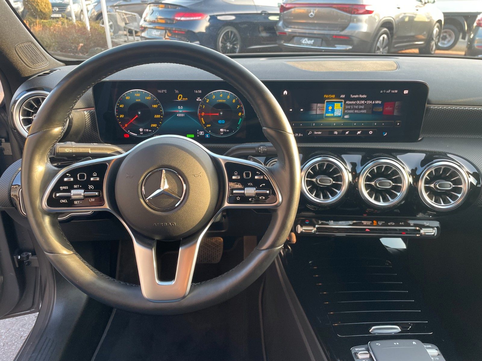 Fahrzeugabbildung Mercedes-Benz A 250e Progressive Night+AHK+Kamera+ILS+Ambiente