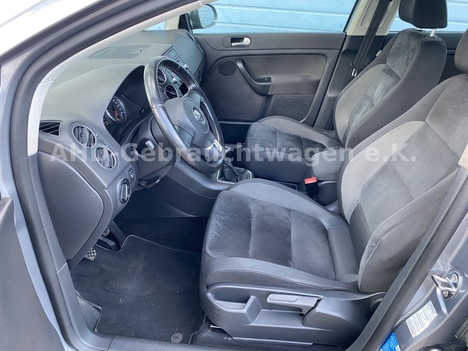 Fahrzeugabbildung Volkswagen Golf Plus VI Highline 1.4 TSI