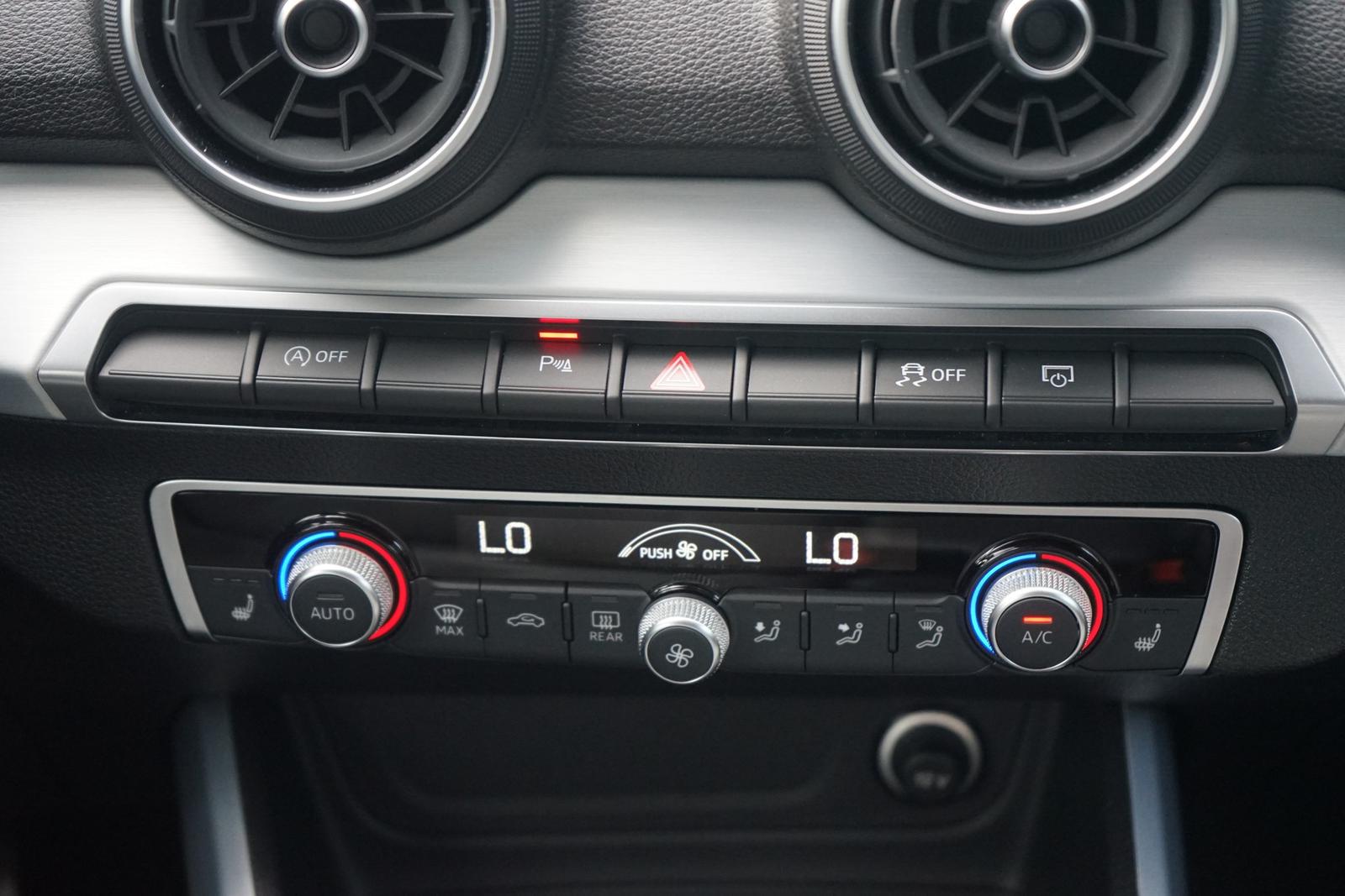 Audi Q2 35 1.5 TFSI advanced LED Navi Tempomat Leder, миниатюра 11