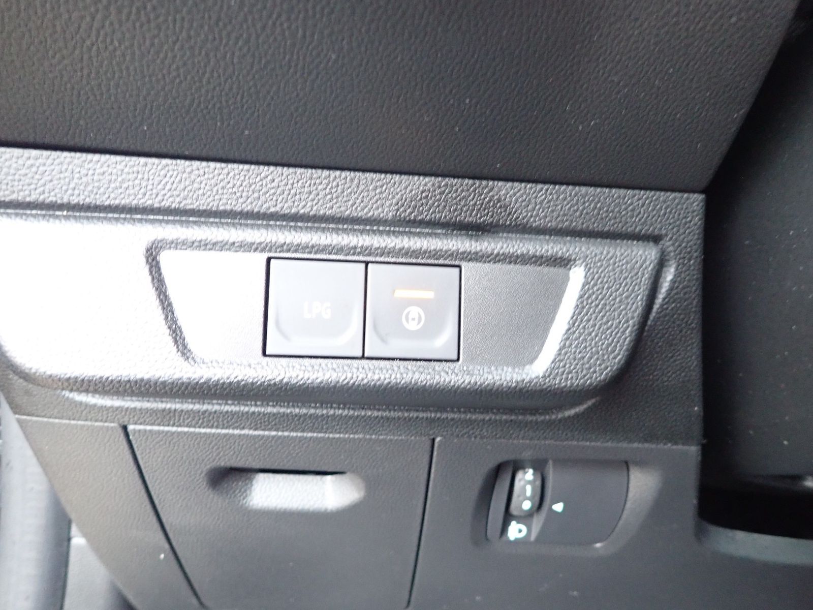 Fahrzeugabbildung Dacia Jogger Extreme ECO-G 100