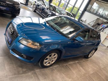 Audi A3 Sportback 1.6 Attraction *TEMPOMAT*SZHZ*KLIMA