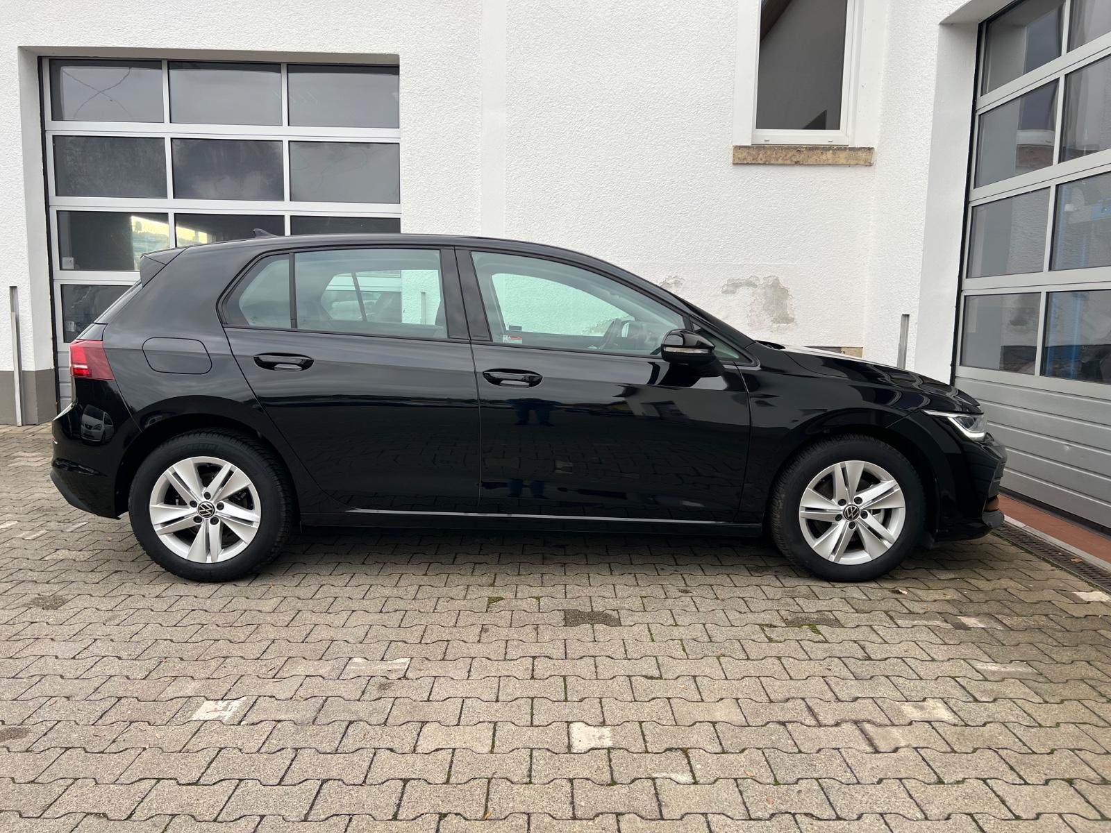 Volkswagen Golf VIII 1.5 TSI Life *Lenkradheizung*AHZV*
