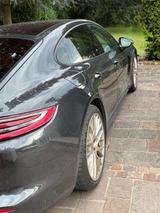 Porsche Gepflegter Panamera 4, Allrad, Volleder, Grau - gebrauchte Porsche Panamera aus dem Jahr 2020