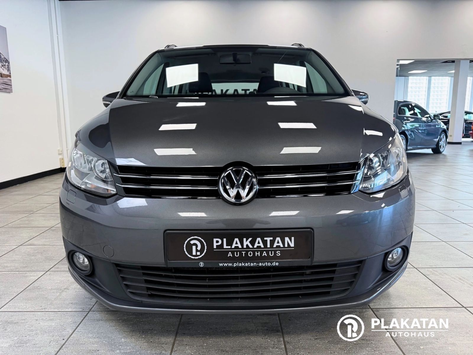 Fahrzeugabbildung Volkswagen Touran Zahnriemen Neu, Parksensoren, TÜV Neu,